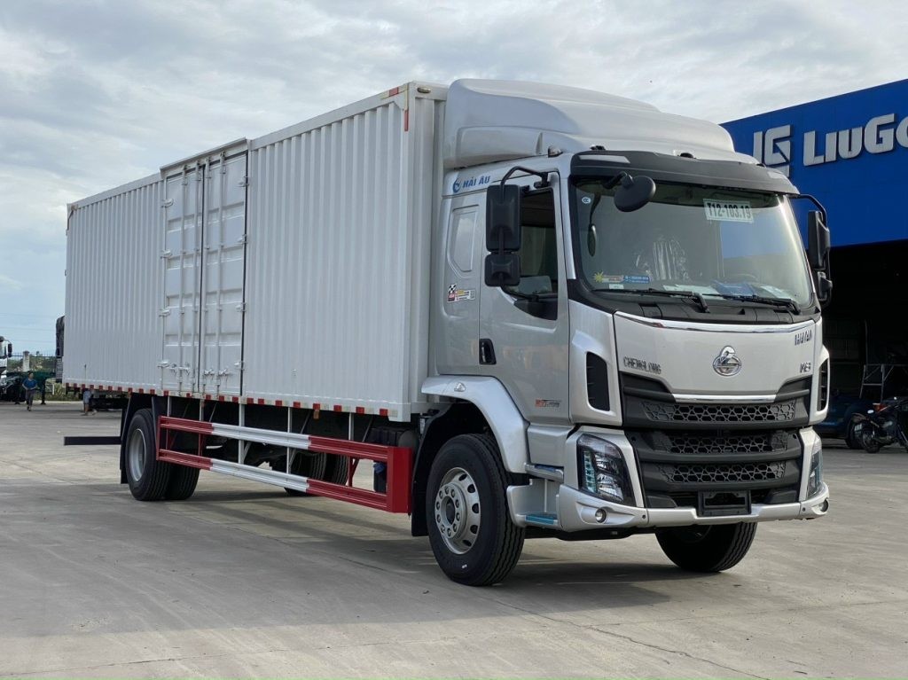 CHENGLONG M3 4X2 200HP (4 MÁY) - THÙNG KÍN CONTAINER NHẬP KHẨU