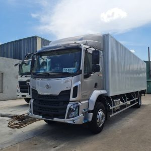 CHENGLONG M3 4X2 200HP (4 MÁY) - THÙNG KÍN CONTAINER ( MỞ 3 CỬA 6 CÁNH)