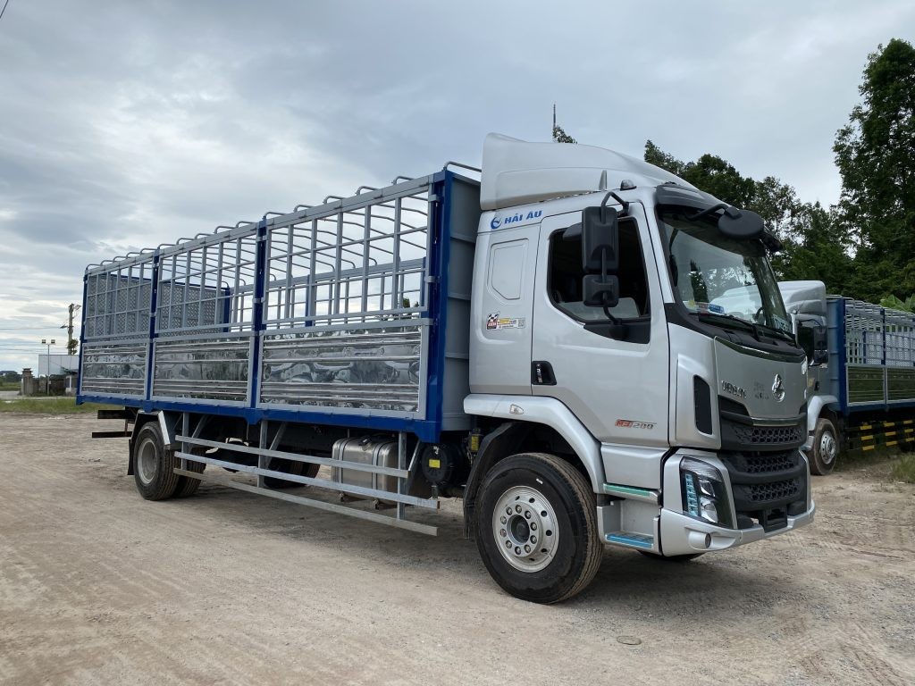 CHENGLONG M3 4X2 200HP (6 MÁY NGẮN) - THÙNG MUI BẠT