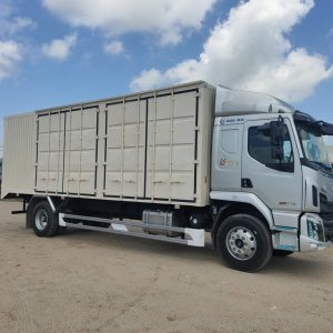 CHENGLONG M3 4X2 170HP (4 MÁY) - THÙNG KÍN CONTAINER